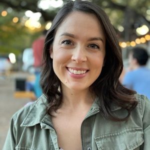 Meet your Posher, Dana